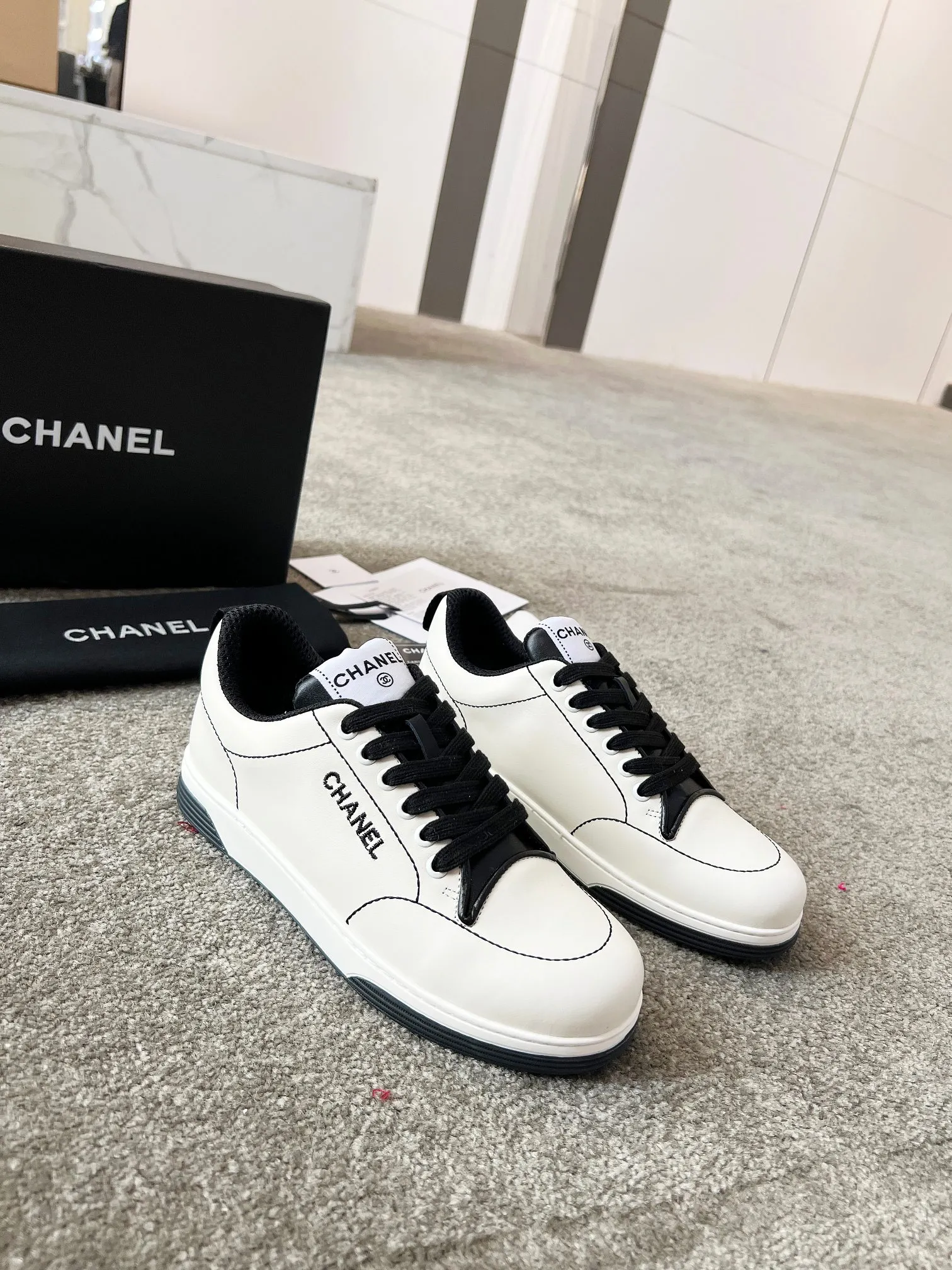 👟👟Ex-factory price 560👟👟 Chanel 2025c new casual sports shoes and sneakers, super beautiful color, very versatile, super comfortable, full of little fragrance, classic, durable and versatile, (cowhide, original outsole, good resilience) Size: 35-40